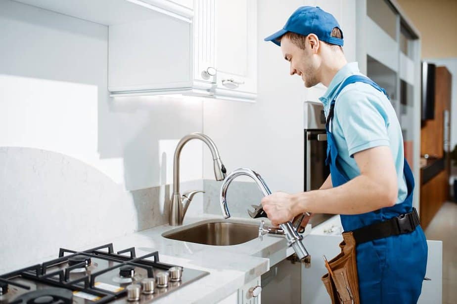 how long does it take to replace a kitchen faucet